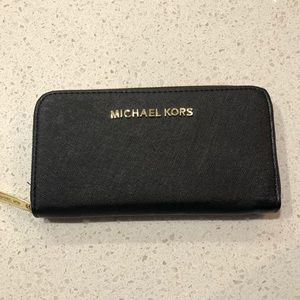 Michael Kors (faux) wallet